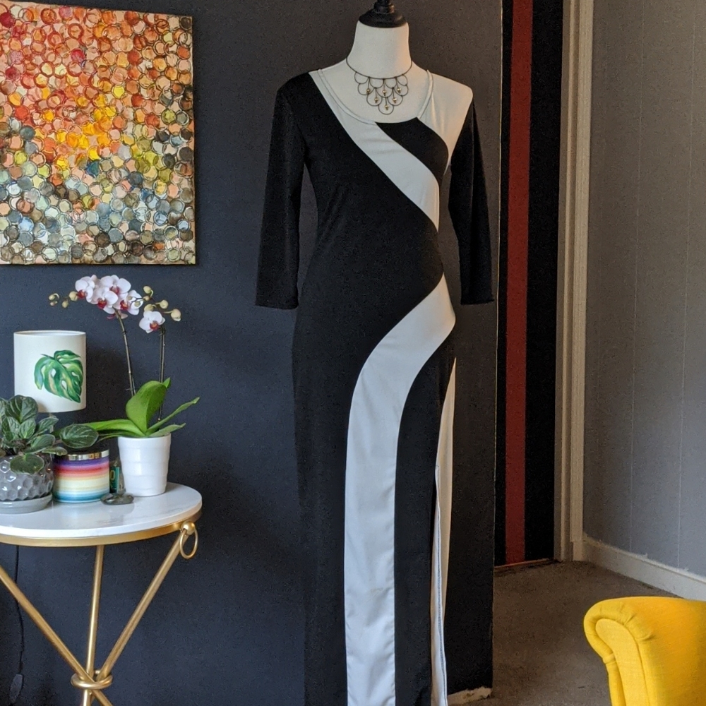 Custom black/white maxi